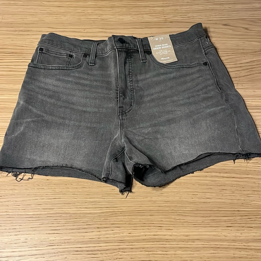 Madewell Women’s Denim Shorts. 30. Washed Out Black,